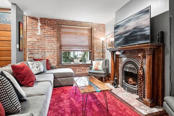 Living area - The Arusha House Capitol: Hill : Garage : Yard (Denver)