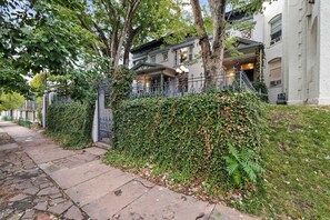 Exterior - The Arusha House Capitol: Hill : Garage : Yard (Denver)