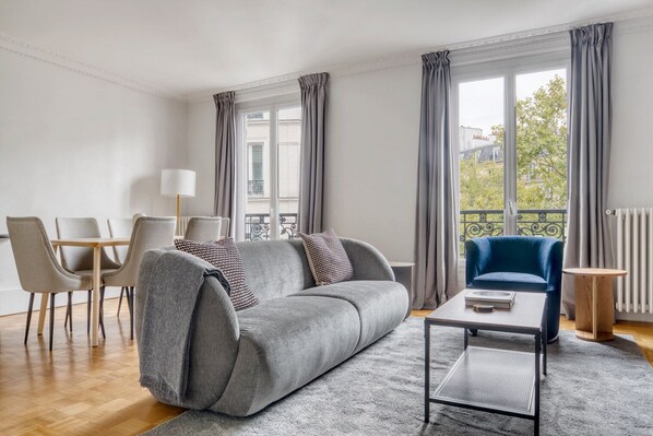 Televisión y estéreo 