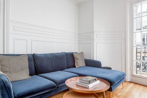 Fernseher, Stereoanlage