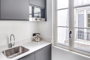 Interior - Blueground | Montorgueil, gym & elevator (Paris)