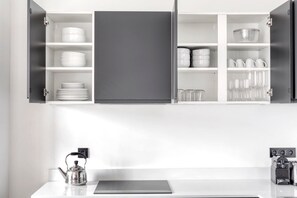 Fridge, microwave, oven, stovetop - Blueground | Montorgueil, gym & elevator (Paris)