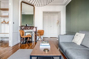 Télévision, chaîne hi-fi