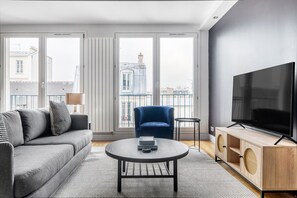 TV, stereo - Blueground | Villiers, furnished, nr shops (Paris)