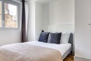 3 quartos, ferros/tábuas de passar roupa, Wi-Fi, roupa de cama