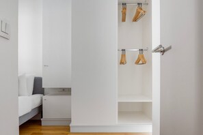 Interior - Blueground | Villiers, furnished, nr shops (Paris)