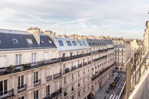 Balcony - Blueground | Monceau, a/c, nr Parc Monceau (Paris)