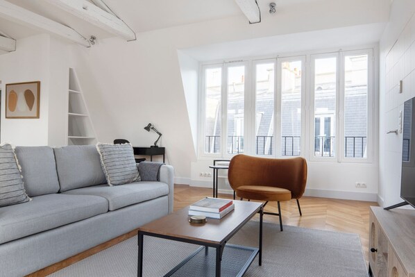TV, stereo - Blueground | Monceau, a/c, nr Parc Monceau (Paris)