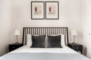 1 bedroom, iron/ironing board, WiFi, bed sheets - Blueground | Invalides, concierge, nr museums (Paris)