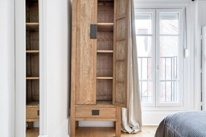 1 chambre, fer et planche Ă repasser, Wi-Fi, draps fournis
