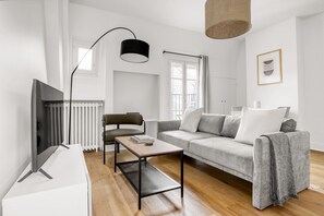 Télévision, chaîne hi-fi