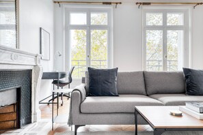Fernseher, Stereoanlage
