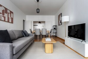 Fernseher, Stereoanlage
