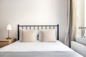 2 bedrooms, iron/ironing board, WiFi, bed sheets - Blueground | Villiers, furnished, elevator (Paris)