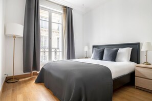 2 chambres, fer et planche à repasser, Wi-Fi, draps fournis