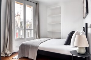 2 bedrooms, iron/ironing board, WiFi, bed sheets - Blueground | Le Marais, elev, nr Rambuteau St (Paris)