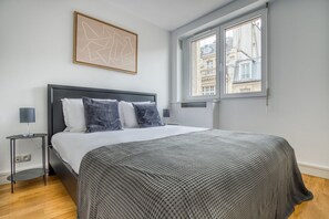 1 bedroom, iron/ironing board, WiFi, bed sheets - Blueground | Villiers, furnished, balcony (Paris)