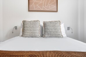 3 chambres, fer et planche à repasser, Wi-Fi, draps fournis