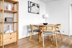 Dining - Blueground | Batignolles, furnished, elevator (Paris)