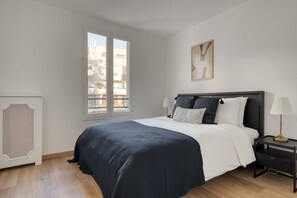 3 quartos, ferros/tábuas de passar roupa, Wi-Fi, roupa de cama
