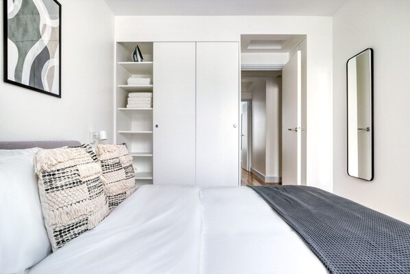 2 bedrooms, iron/ironing board, WiFi, bed sheets - Blueground | Villiers, furnished, shops (Paris)