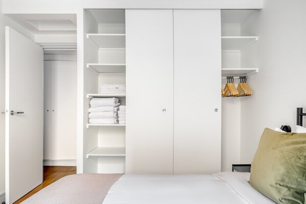 2 bedrooms, iron/ironing board, WiFi, bed sheets - Blueground | Villiers, furnished, shops (Paris)