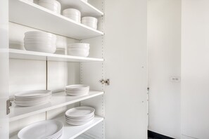 Interior - Blueground | Rochechouart, nr Rue de Martyrs (Paris)