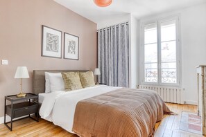 2 makuuhuonetta, silitysrauta/-lauta, Wi-Fi, vuodevaatteet