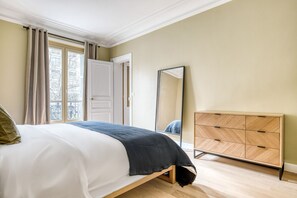 3 chambres, fer et planche à repasser, Wi-Fi, draps fournis