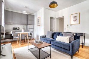 Interior - Blueground | Monceau, furnished, near park (Paris)