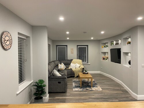 Spacious 5Br Home - Country View - Close to Galway