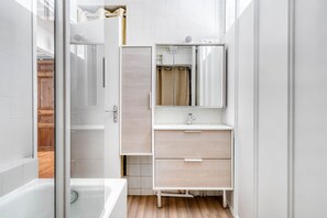 ヘアドライヤー、タオル