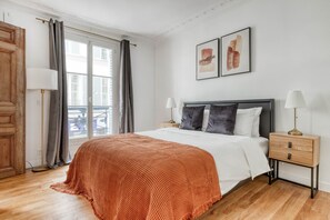 2 室のベッドルーム、アイロン / アイロン台、WiFi、ベッドシーツ