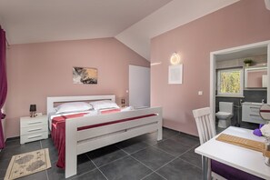 2 habitaciones, tabla de planchar con plancha y wifi gratis 