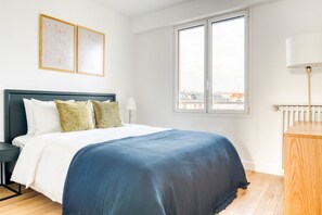 2 slaapkamers, een strijkplank/strijkijzer, wifi, beddengoed
