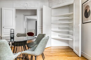 Dining - Blueground | Raspail/Rennes, balcony, furnished (Paris)