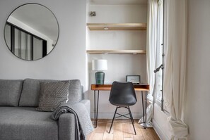Interior - Blueground | Madeleine, nr Galeries Lafayette (Paris)