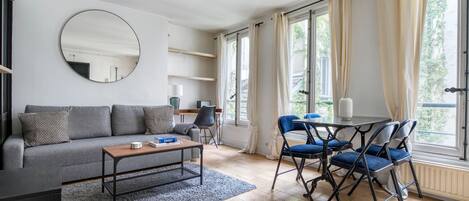 Fernseher, Stereoanlage