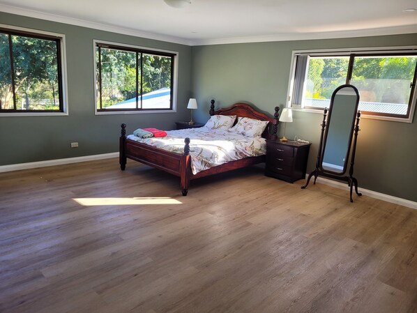 6 bedrooms, WiFi, bed sheets