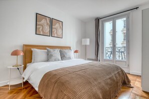 2 chambres, fer et planche à repasser, Wi-Fi, draps fournis
