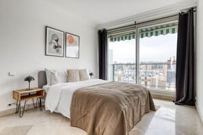 3 chambres, fer et planche à repasser, Wi-Fi, draps fournis