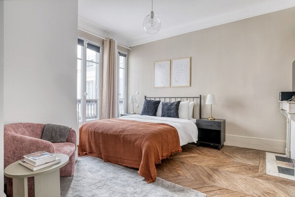1 habitación, tabla de planchar con plancha, wifi y ropa de cama 