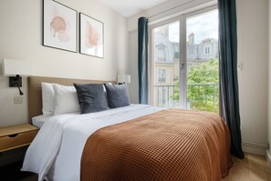 2 bedrooms, iron/ironing board, WiFi, bed sheets - Blueground | Champs Elysées, furnished, elevator (Paris)