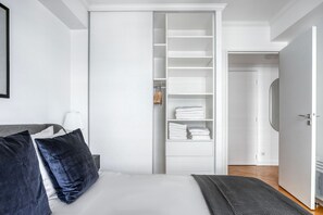 2 bedrooms, iron/ironing board, WiFi, bed sheets - Blueground | Olympiades, nr Seine & Bercy Parc (Paris)