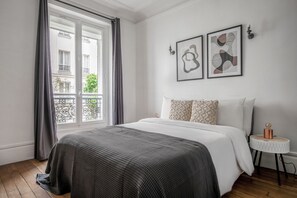 1 bedroom, iron/ironing board, WiFi, bed sheets - Blueground | Victor Hugo, elev, nr garden & dining (Paris)