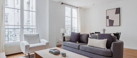 Fernseher, Stereoanlage