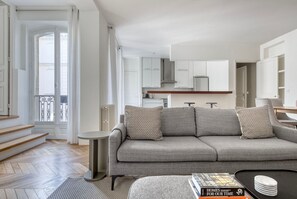 Télévision, chaîne hi-fi