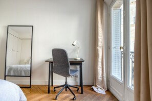 2 bedrooms, iron/ironing board, WiFi, bed sheets - Blueground | Saint Lazare - Trinité, furnished (Paris)