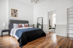 2 bedrooms, iron/ironing board, WiFi, bed sheets - Blueground | Invalides, nr Rodin Museum (Paris)