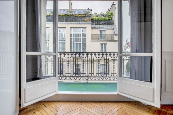 Interior - Blueground | Champs de Mars, balcony, furnished (Paris)
